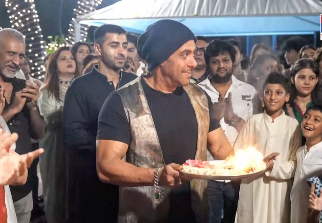 Salman Khan Ganpati Visarjan