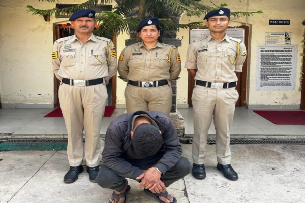 लंबे समय से फरार चल रहे एक उद्घोषित अपराधी को गिरफ्तार, सदर थाना पुलिस की कार्रवाई