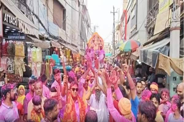 श्री गणेश महोत्सव सेवा समिति ने निकाली विशाल शोभायात्रा, जयकारों से गूंजा शहर
