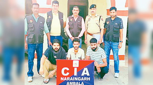 हवाई फायर कर जान से मारने की धमकी देने वाले तीन आरोपी गिरफ़्तार