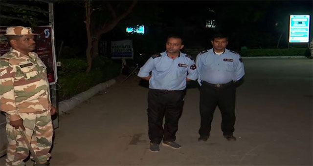 कथित गैंगरेप की घटना के बाद दिल्ली पुलिस की शाहदरा में पेट्रोलिंग जारी