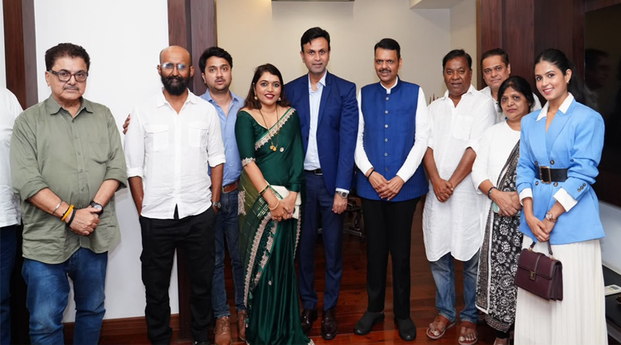 महाराष्ट्र CM फडणवीस से मिली ‘गोंधळ’ की टीम, ऑस्कर के सफर को लेकर हुई अहम बातचीत