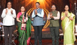 “सिनेमा मेरे लिए एक गहरा इमोशन है और महाराष्ट्र उस इमोशन का घर है”: Raj Kapoor विशेष योगदान पुरस्कार मिलने पर Rani Mukerji