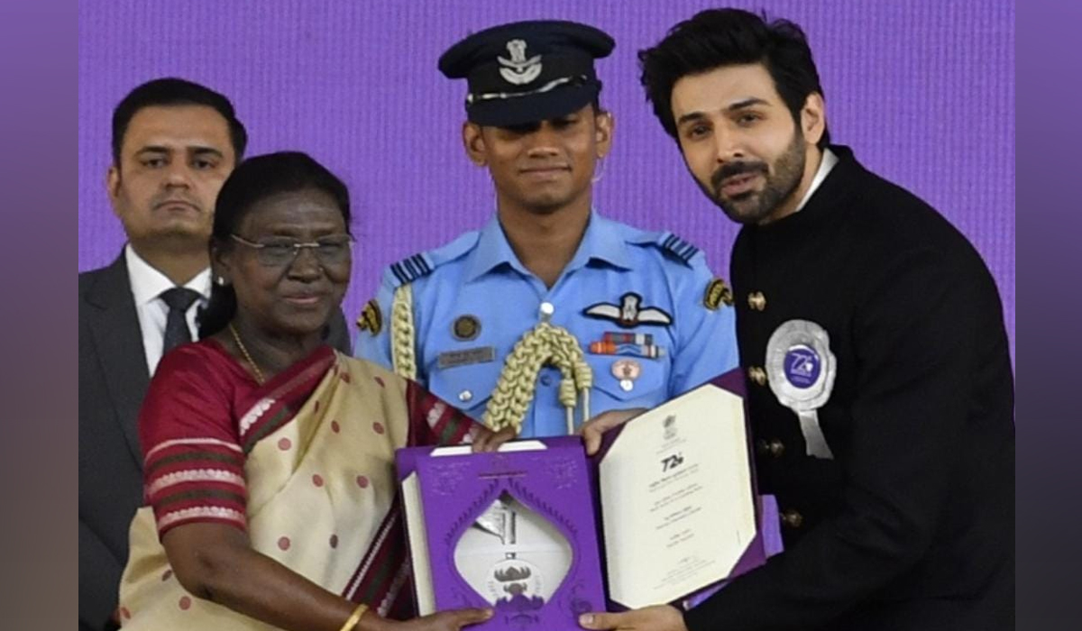 ‘Chandu Champion’ के लिए सम्मान पाकर भावुक हुए Kartik Aaryan, शेयर किया दिल छू लेने वाला नोट