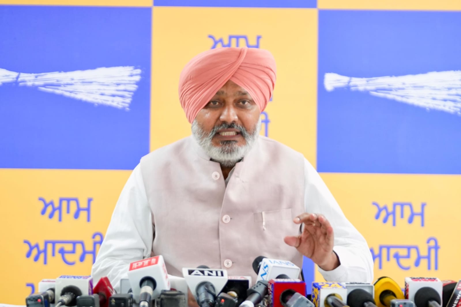 पंजाब ने PM मोदी को नकारा, अब वे पंजाबियों को परेशान करके बदला ले रहे हैं: आप