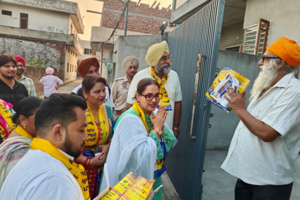 विधायक जीवन ज्योत कौर ने वेरका में घर-घर पहुंचाया ‘मान दे मुनाफे’ का संदेश