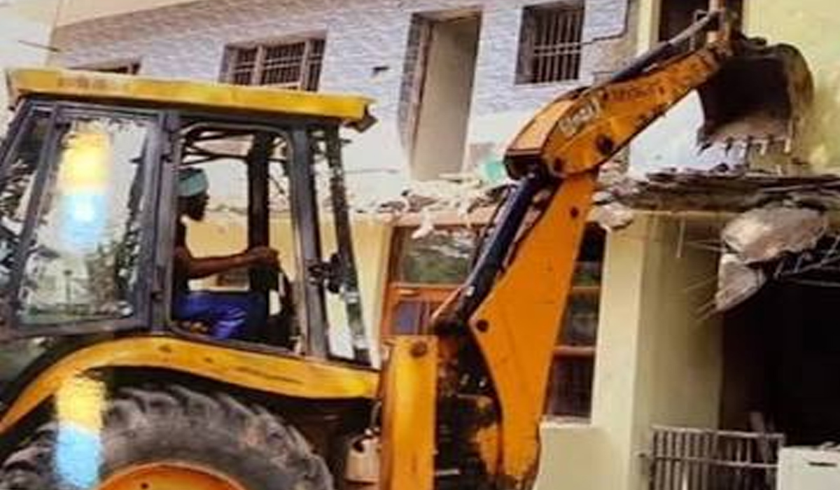 अमृतसर में अवैध कॉलोनी पर MCA की कार्रवाई, छब्बाल रोड पर अनधिकृत निर्माण पर चला बुलडोजर