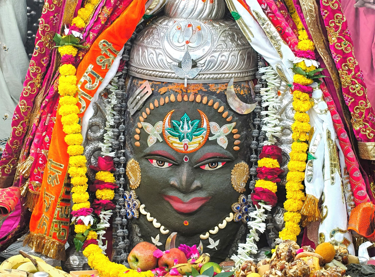 परिवर्तनी एकादशी पर बाबा महाकाल का भांग से विशेष शृंगार, अर्पित किए गए राम नाम के बेल पत्र