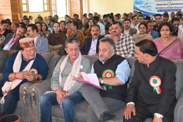 शिक्षा को गुणवत्तापूर्ण, कौशलयुक्त और रोजगारपरक बनाने पर जोर : रोहित ठाकुर