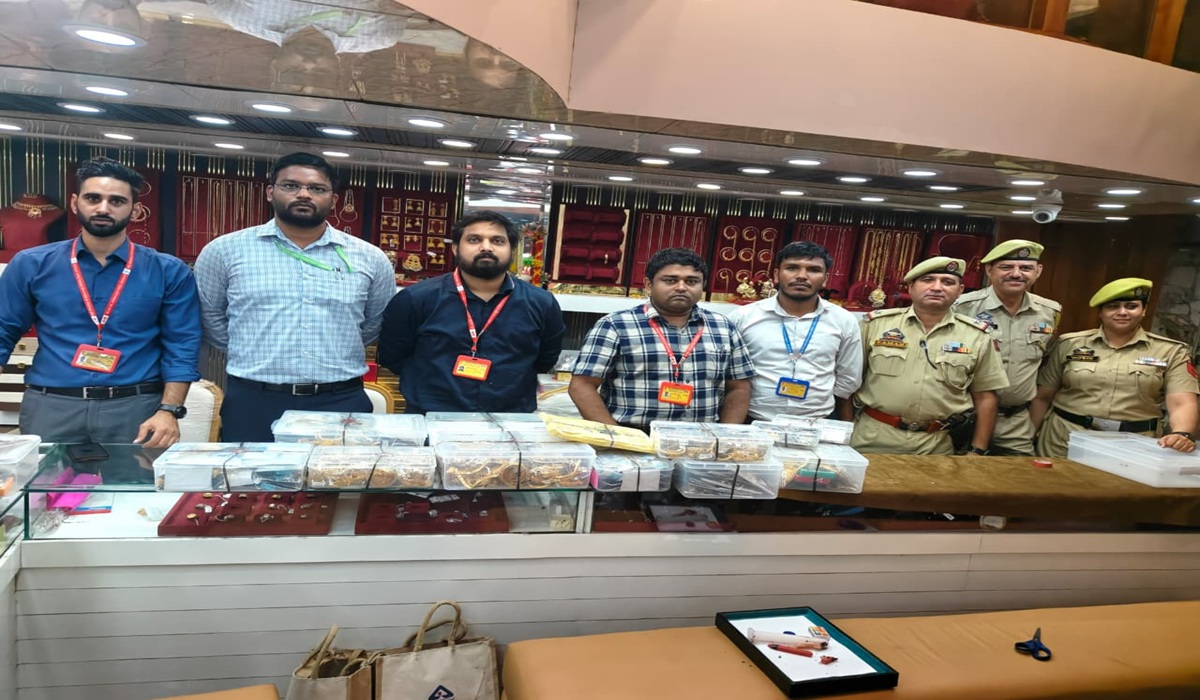 जम्मू में BIS ने ज्वेलरी दुकान से 1,095 नकली/कोटेड गोल्ड आइटम जब्त किए, टैग पर फर्जी हॉलमार्क मिला