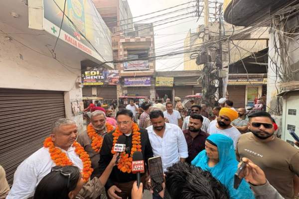 अमृतसर: विधायक डॉ. अजय गुप्ता ने रामनगर कॉलोनी में गलियों के निर्माण कार्य का किया उद्घाटन