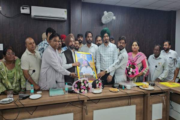 सफाई कर्मचारियों के हक और सुरक्षा पर गिल सख्त, योजनाओं का लाभ समय पर देने के निर्देश