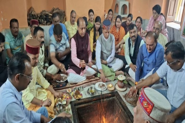 प्रधानमंत्री नरेन्द्र मोदी के जन्मदिन पर नाहन में हवन-यज्ञ एवं रक्तदान शिविर आयोजित