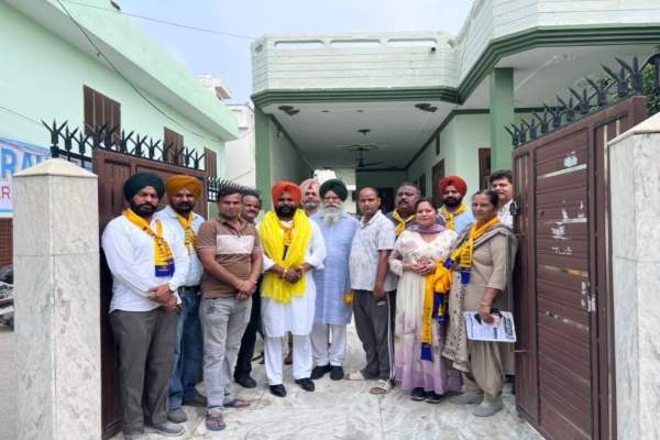 ‘मान दा मुनाफ़ा’ कैंपेन के तहत MLA डॉ. जसबीर सिंह संधू ने किया हर घर का दौरा