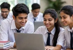 मध्य प्रदेश के सवा लाख मेधावी छात्रों को मिली लैपटॉप की राशि
