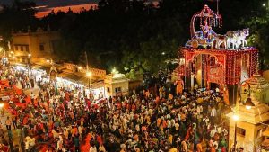 मथुरा समेत राज्यभर में भगवान श्रीकृष्ण का जन्मोत्सव धूमधाम से मनाया गया
