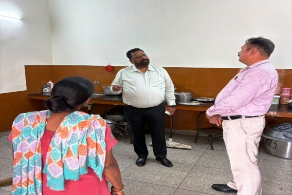 मोगा में पंजाब स्टेट फूड कमीशन सदस्य का औचक निरीक्षण मिड-डे मील, व्यवस्थाओं का लिया जायजा