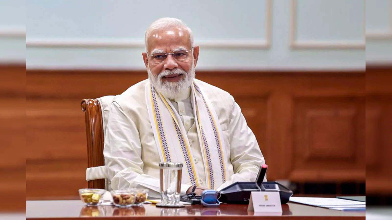 PM मोदी के जन्मदिन पर ओम बिरला और राजनाथ समेत कई दिग्गजों ने दी बधाई, उत्तम स्वास्थ्य और दीर्घायु की कामना की