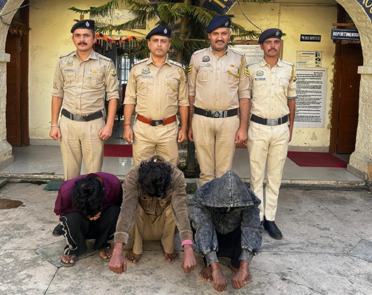 निर्माणाधीन होटल से कॉपर वायर चोरी, तीन आरोपी गिरफ्तार