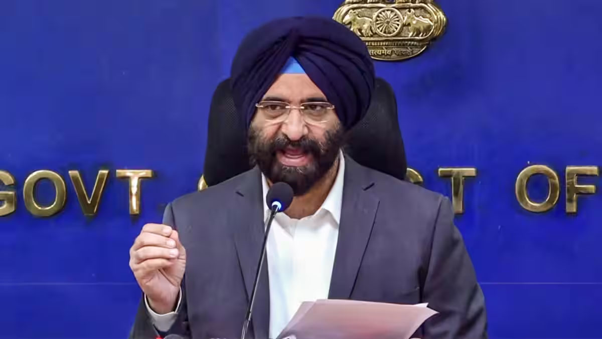 दिल्ली: सर्दियों में निर्माण कार्यों पर होगी रोक, दफ्तरों के समय में बदलाव, पीयूसी नियम होंगे कड़े