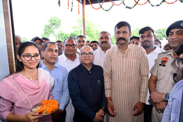 ग्रामीण युवाओं के लिए निशुल्क लाइब्रेरी शुरू