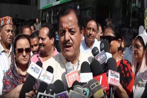 सांसद का कर्मचारियों के साथ अभद्र व्यवहार करना गलत, कुल्लू के विधायक सुंदर ठाकुर ने जताया विरोध