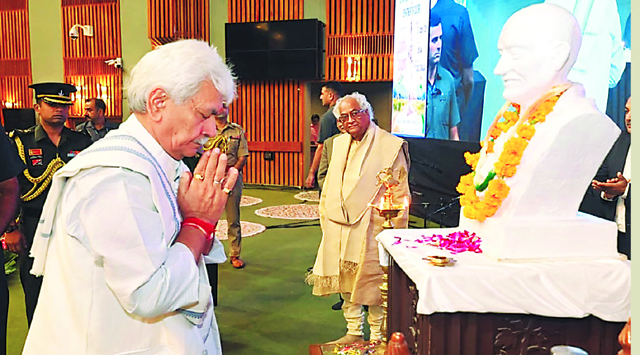 गांधी जयंती पर LG Manoj Sinha ने सत्य, अहिंसा और जिम्मेदार तकनीक का दिया संदेश