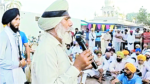 गुरुद्वारे के चढ़ावे का विवाद : 30 गाड़ियों में हथियार, डंडे लेकर पहुंची एसजीपीसी टीम, गोलक उठाने की कोशिश