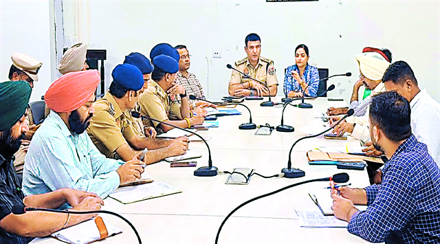 नशे के खिलाफ जंग तेज करने के लिए DC डॉ. पल्लवी और SSP मनप्रीत सिंह ने की बैठक