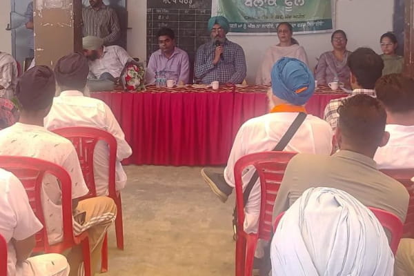 बठिंडा में किसानों को पराली प्रबंधन और वैज्ञानिक खेती के गुर सिखाए