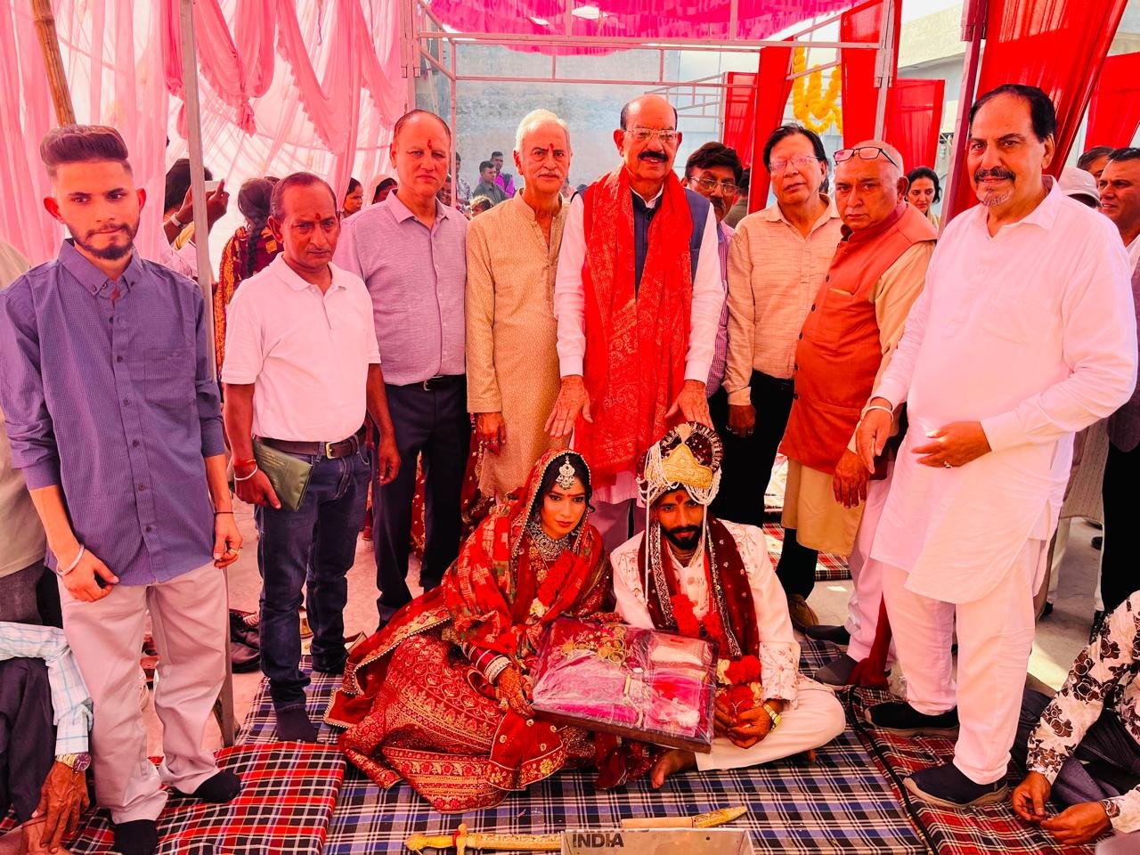 छह नवविवाहित जोड़ों को गृहस्थी का सामान भेंट, मोहिंदर भगत ने की समाजसेवा की सराहना