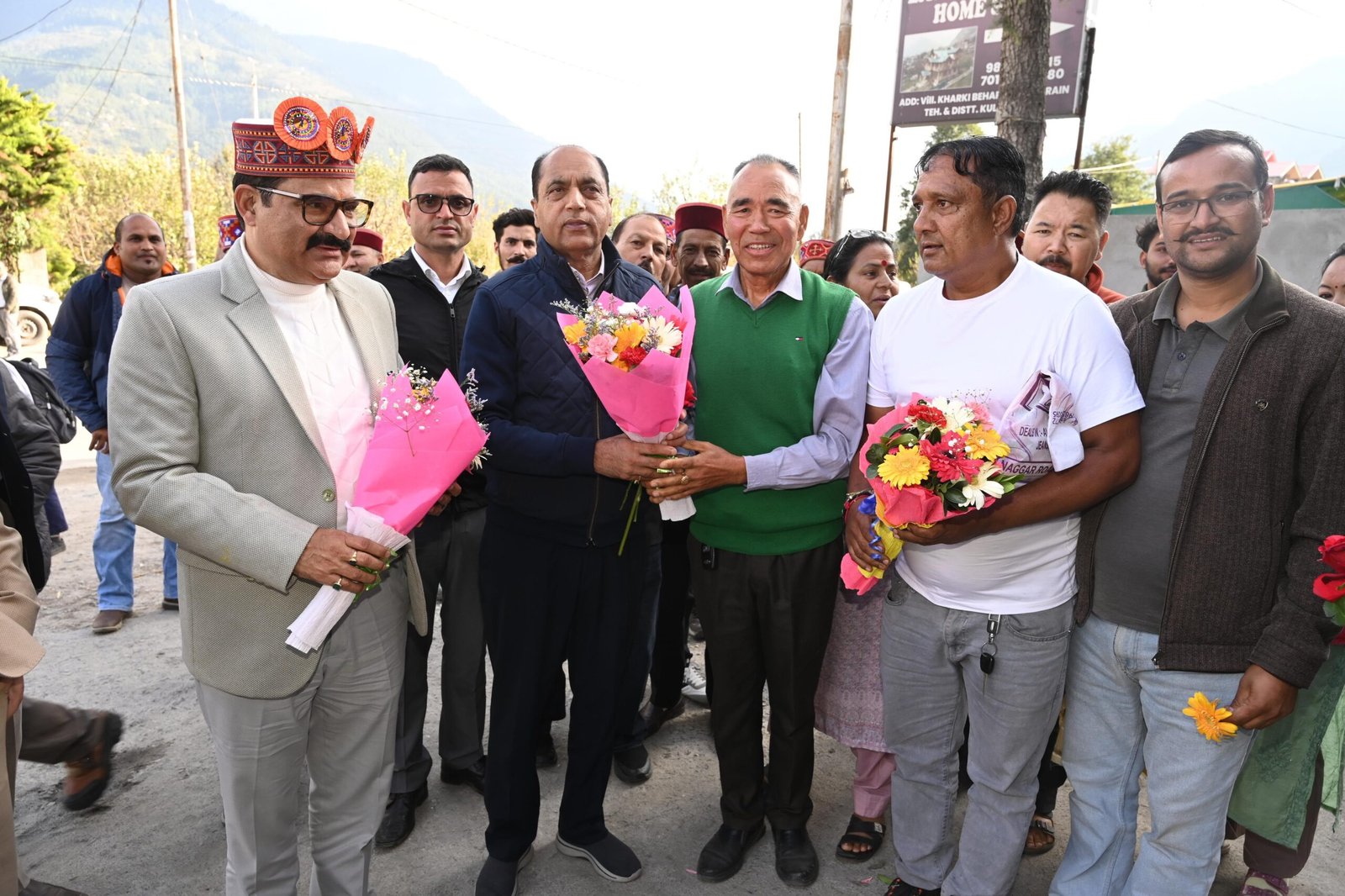 सतीश चंद ने कांग्रेस छोड़ थामा भाजपा का दामन