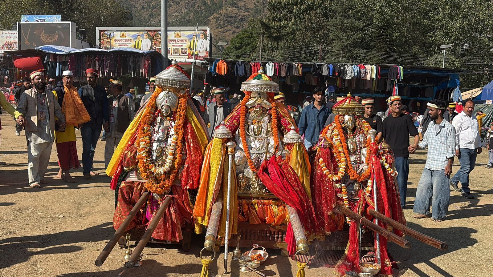 180 किमी पैदल चलकर पहुंचे कुई कंडा नाग देवता