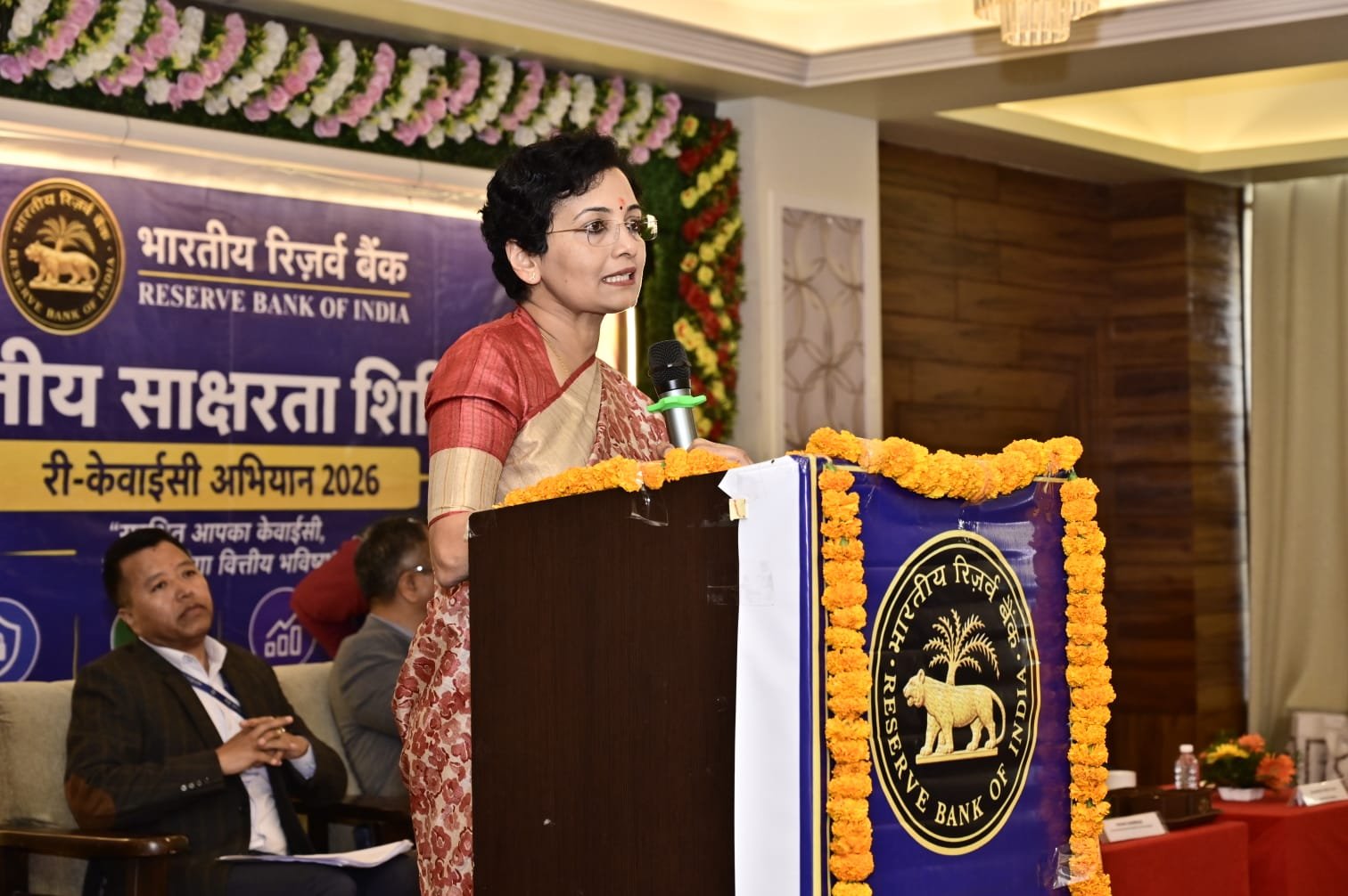 मनाली में मेगा री-केवाईसी और वित्तीय जागरूकता शिविर आयोजित, 100 ग्राहकों के खाते हुए अपडेट