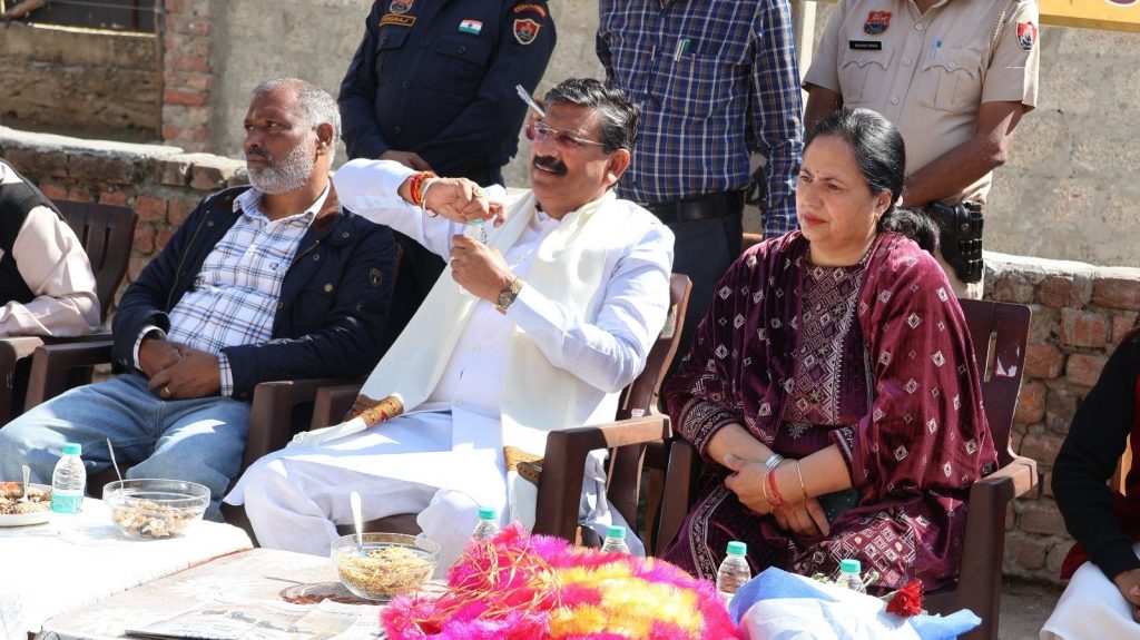 वाल्मीकि समाज को दो बिस्वा भूमि के दस्तावेज दिलाने का मुद्दा उठा