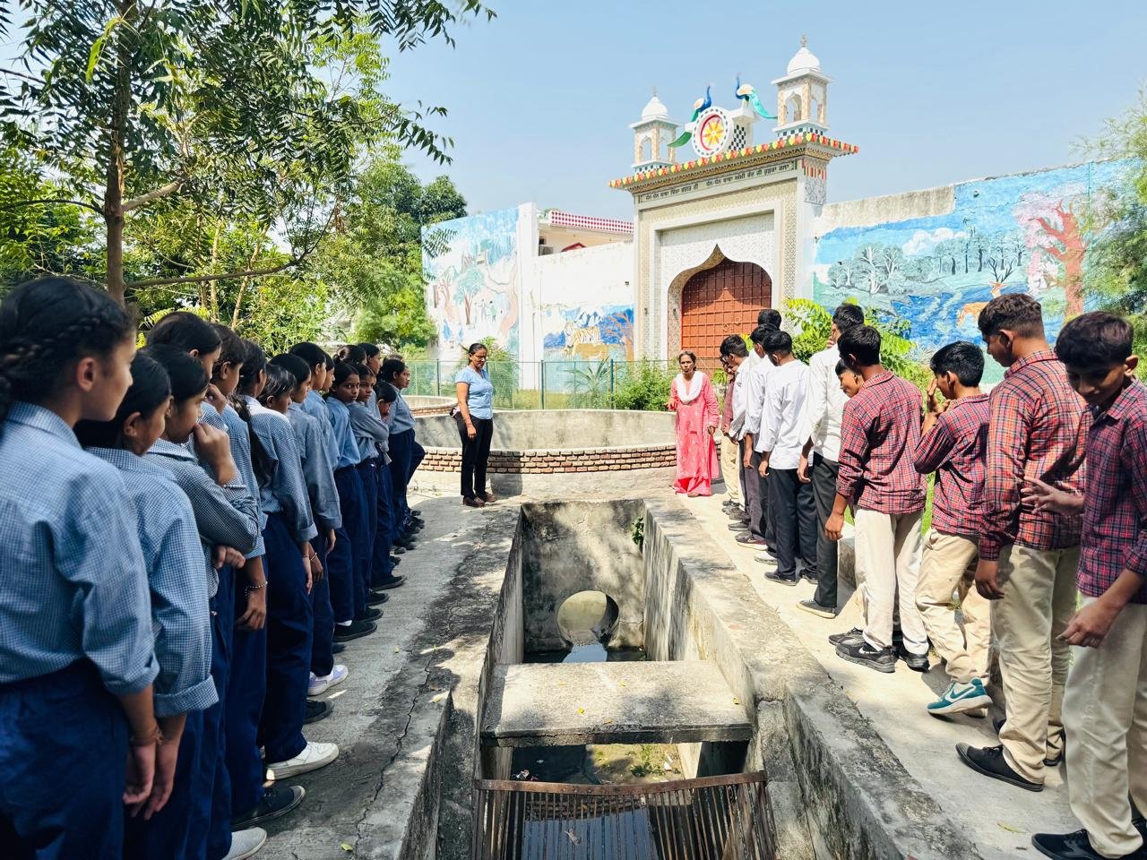 विद्यार्थियों ने निकाली जागरूकता रैली, कूड़ा प्रबंधन और स्वच्छता का दिया संदेश