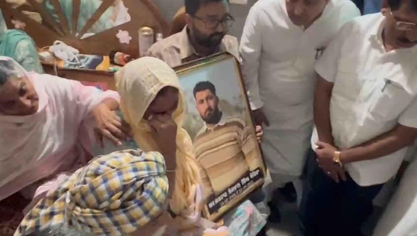 कबड्डी खिलाड़ी तेजबीर की मां की न्याय की गुहार, घर पहुंचे कांग्रेस नेता