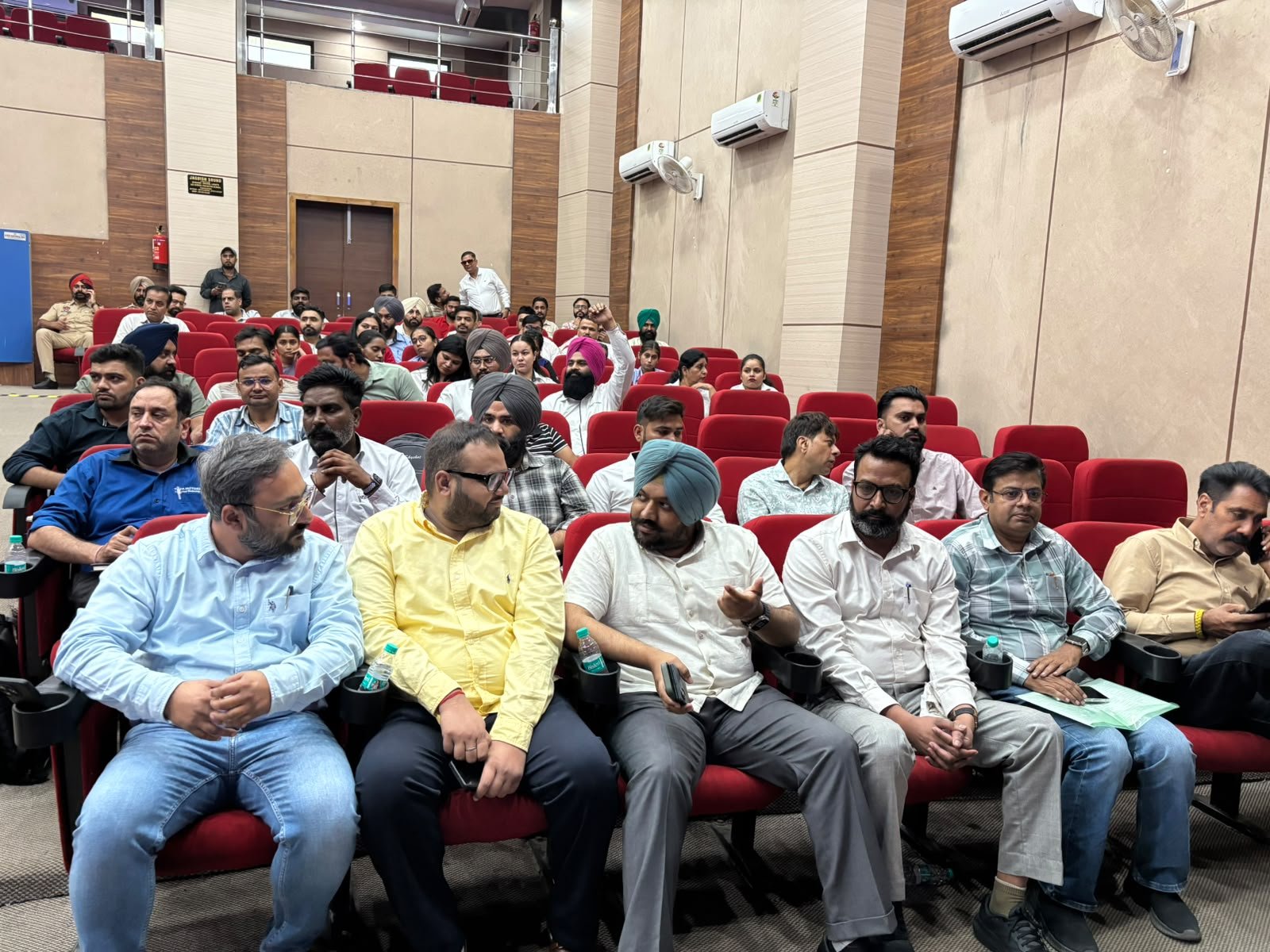 अब वाहन डीलरशिप पर ही प्रिंट होंगे वाहन रजिस्ट्रेशन सर्टिफिकेट, लुधियाना आरटीए ने जारी किए सख्त निर्देश