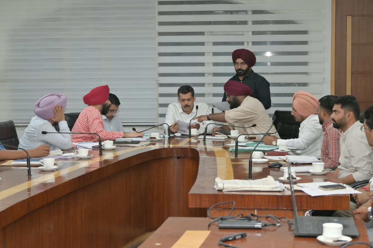 बुद्ध दरिया में गोबर डालने वालों पर कसेगा शिकंजा, FIR और संपत्ति सील करने के निर्देश