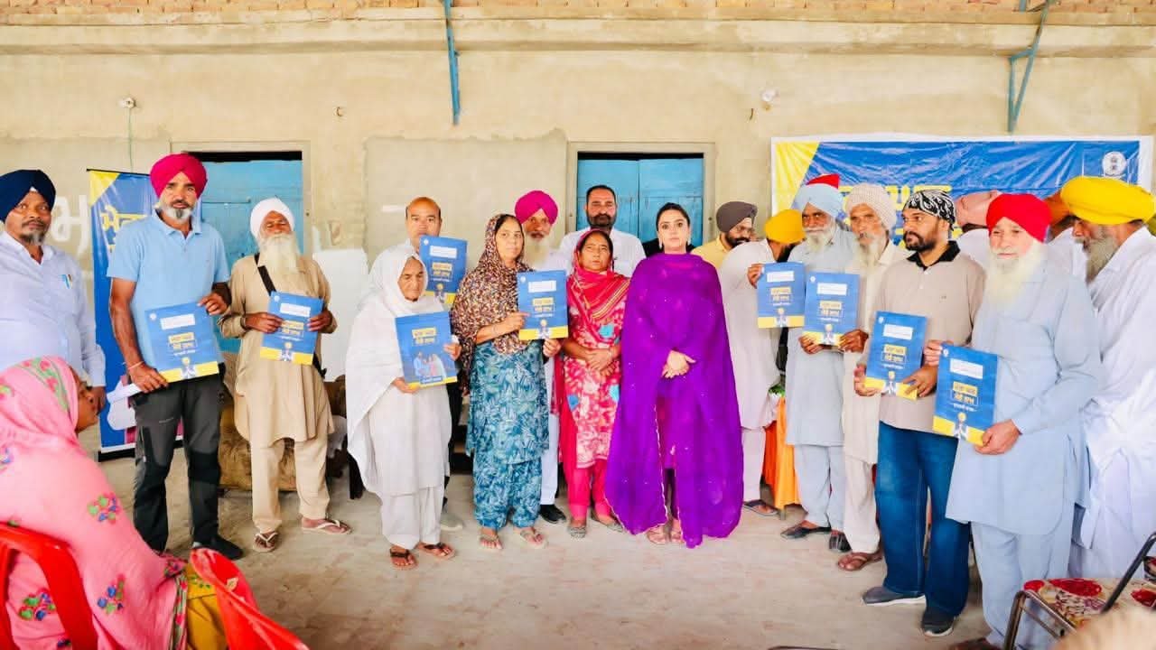 ‘मेरा घर मेरे नाम’ योजना से कालियेवाला के परिवारों को मिला मालिकाना हक, विधायक ने सौंपी रजिस्ट्रियां