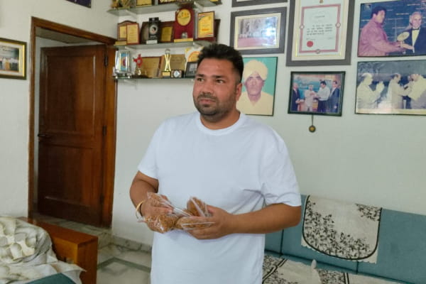 पद्मश्री किसान सुल्तान सिंह का अनूठा प्रयोग, मछली से बनाई प्रोटीनयुक्त नमकीन