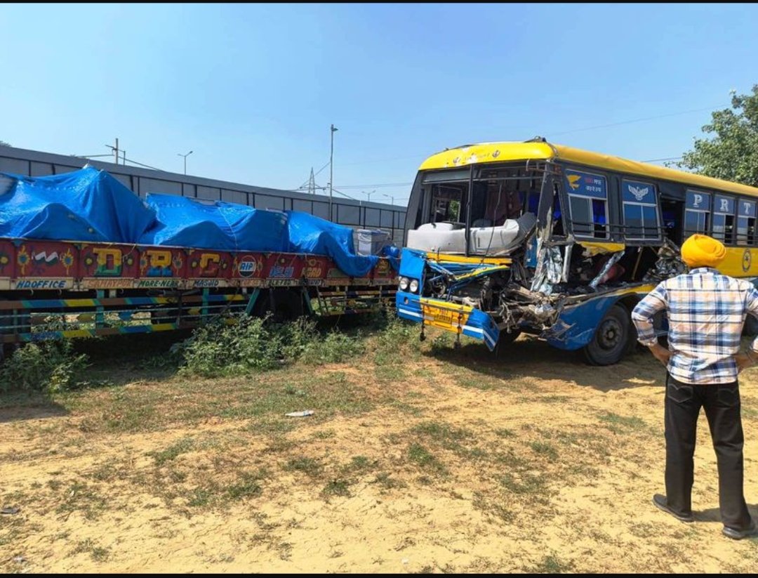 दोराहा में ट्रॉली से टकराई PRTC बस, कंडक्टर की मौत