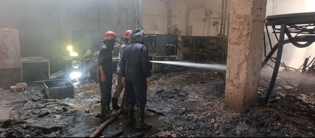रबर कारखाने में भीषण आग, 8 दमकल गाड़ियों ने 3 घंटे में पाया काबू