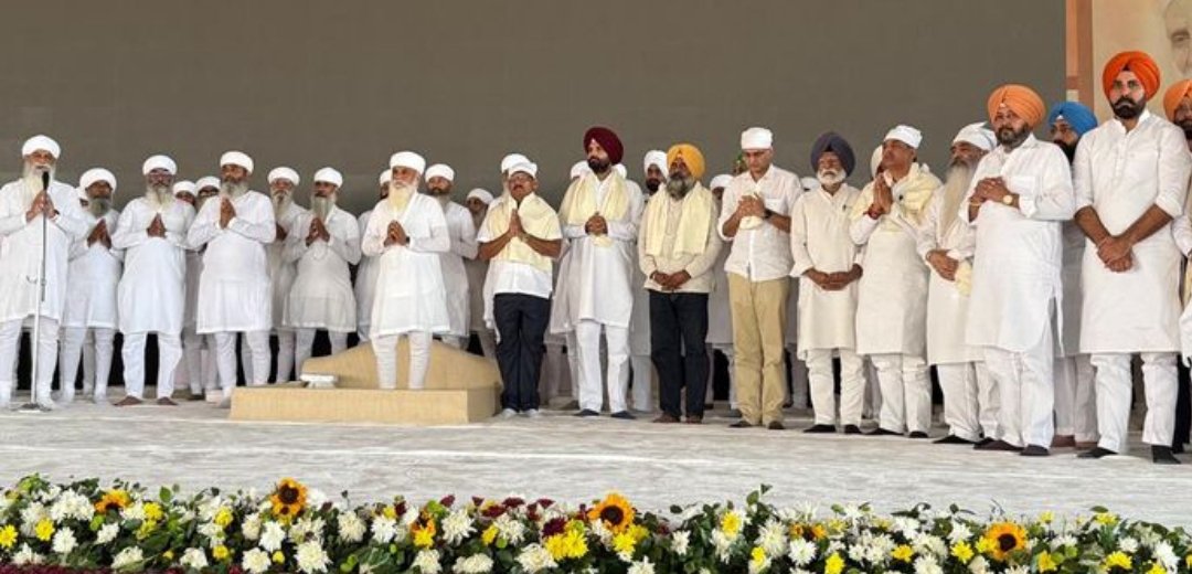 भैणी साहिब में नतमस्तक हुए सचिन पायलट, समाज के योगदान को सराहा
