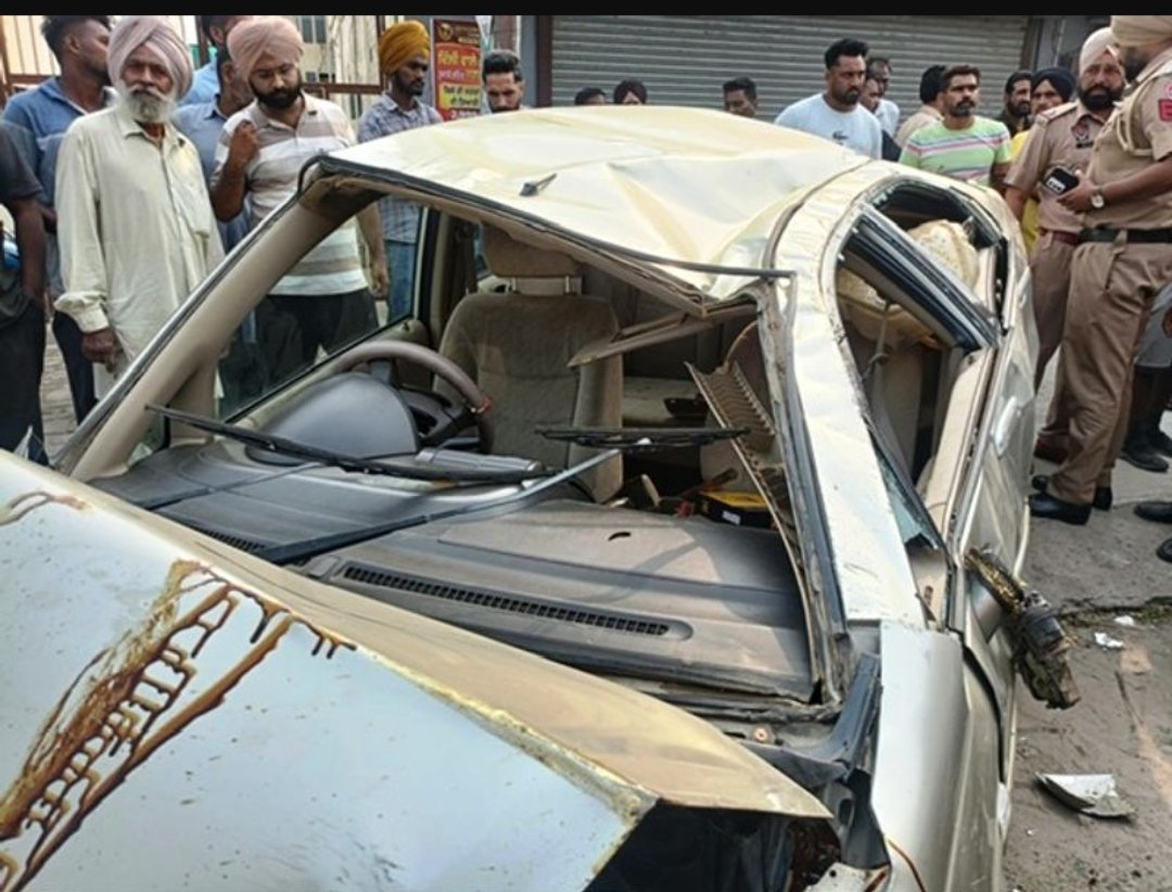 महिला की मौत पर भड़का गुस्सा, सड़क पर उतरे लोग