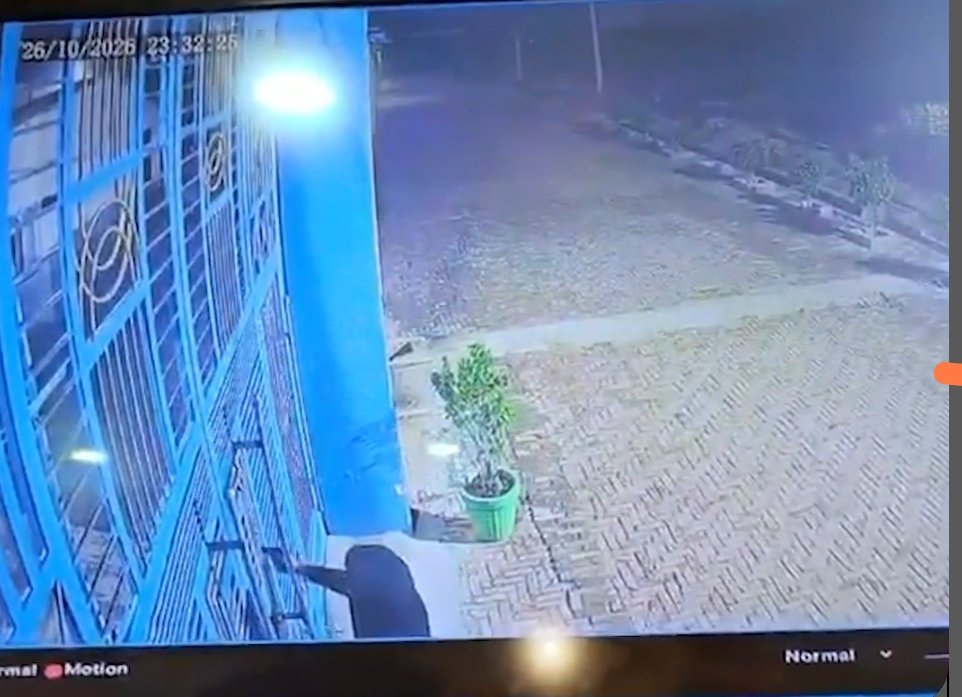 बदमाश ने फेंकी धमकी भरी चिट्ठी, CCTV में कैद हुई घटना