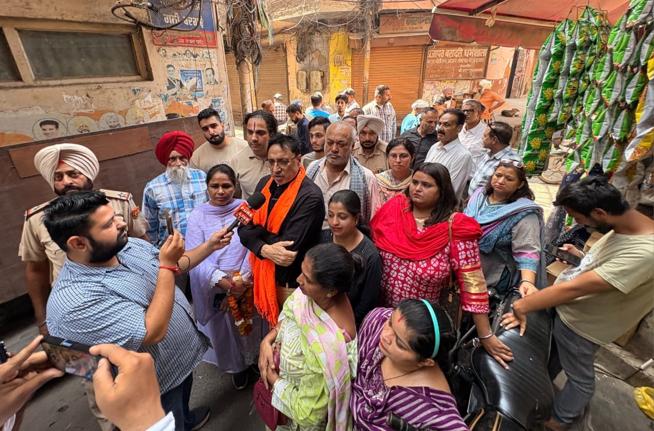 MLA डॉ अजय गुप्ता ने गलियों में सीवरेज व्यवस्था डलवाने के विकास कार्यों के किए उद्घाटन