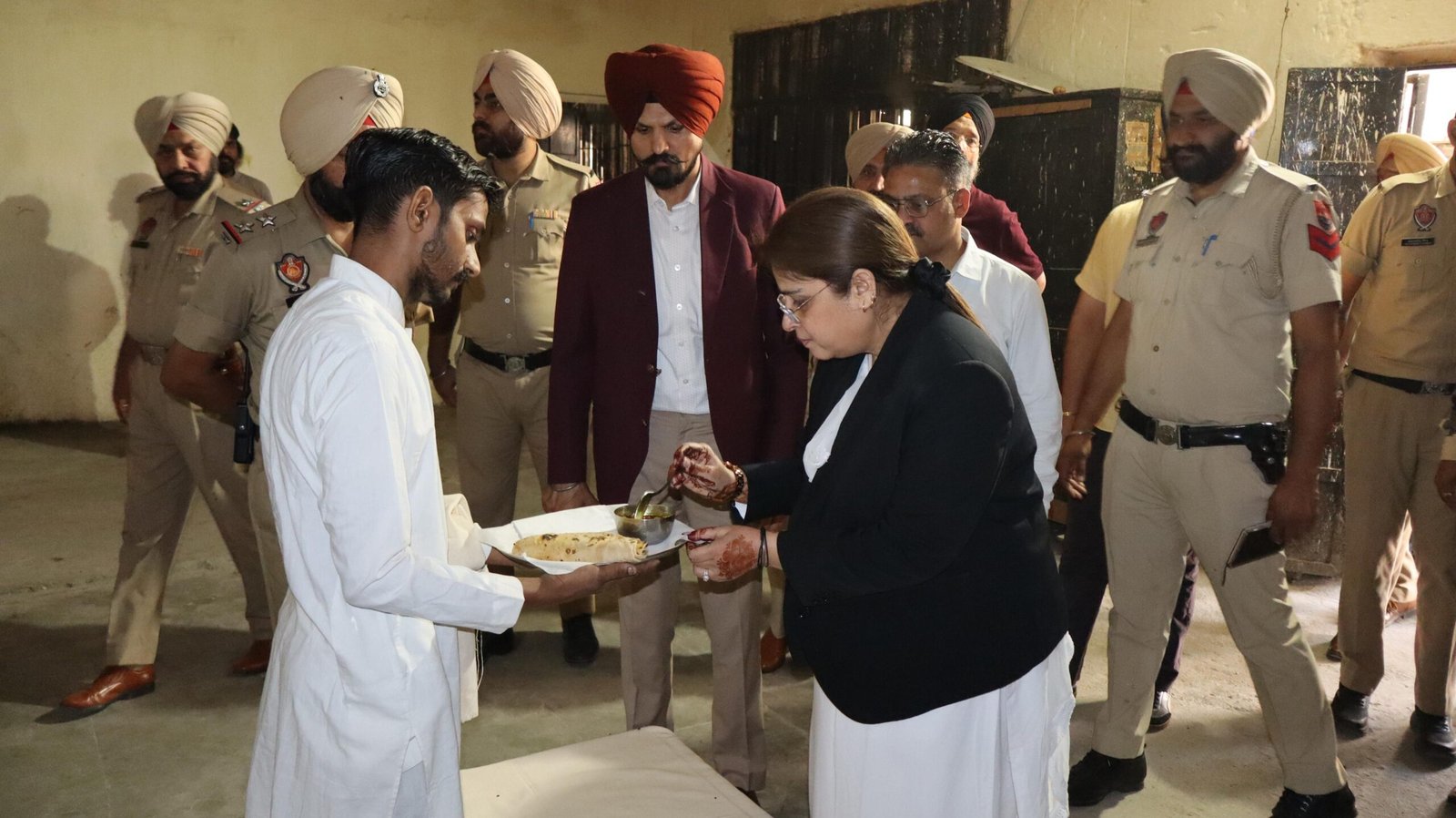 अमृतसर केंद्रीय जेल का जिला विधिक सेवा प्राधिकरण ने किया निरीक्षण, कैदियों के सुविधाओं और सुरक्षा का लिया जायजा