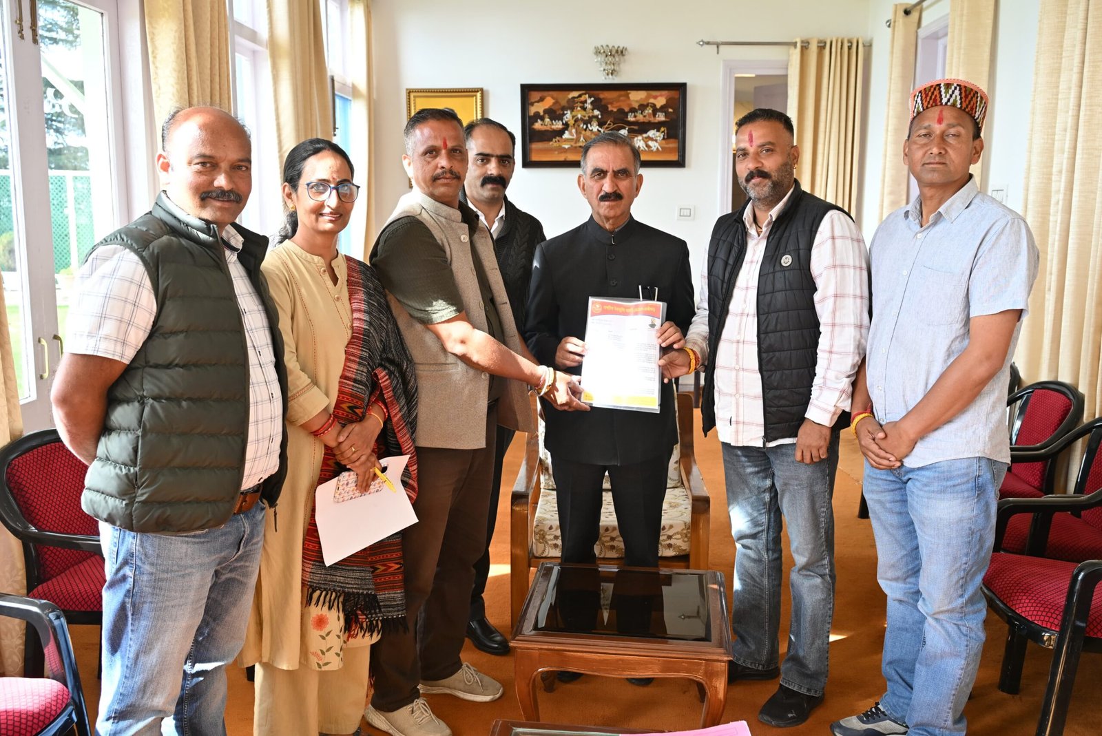 मुख्यमंत्री सुक्खू से मिला राष्ट्रीय देवभूमि पार्टी का प्रतिनिधिमंडल, मांगों पर सकारात्मक आश्वासन मिलने का दावा