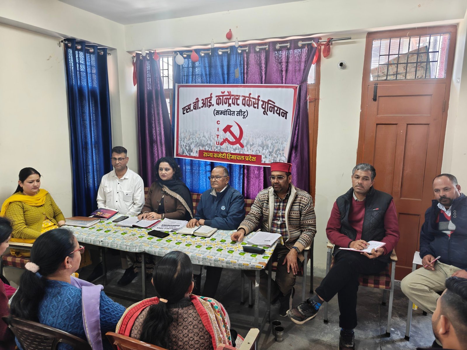 आंगनबाड़ी कर्मियों के मानदेय पर विवाद, एरियर देने की मांग